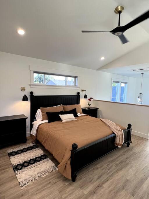 Brand New Custom Built Cottage In Downtown W/Pool! Salem Eksteriør billede