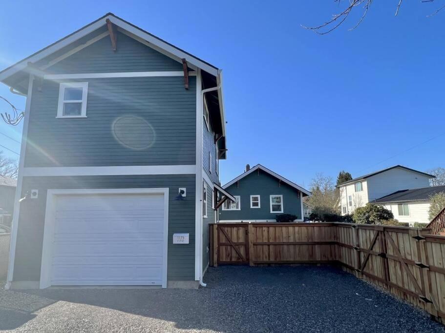 Brand New Custom Built Cottage In Downtown W/Pool! Salem Eksteriør billede