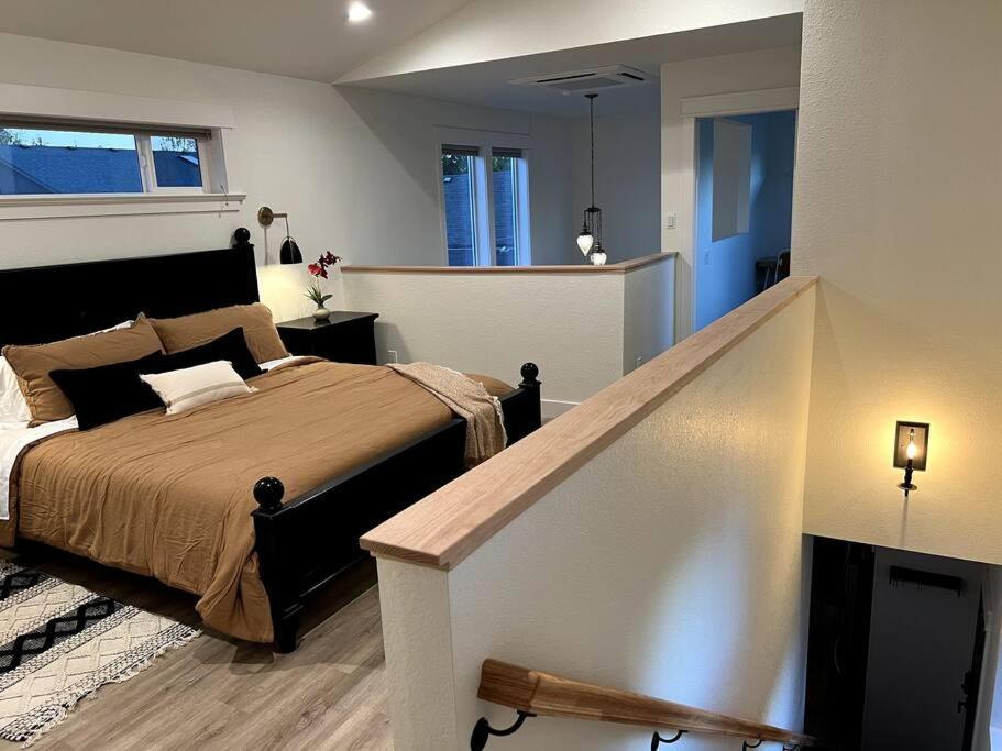 Brand New Custom Built Cottage In Downtown W/Pool! Salem Eksteriør billede